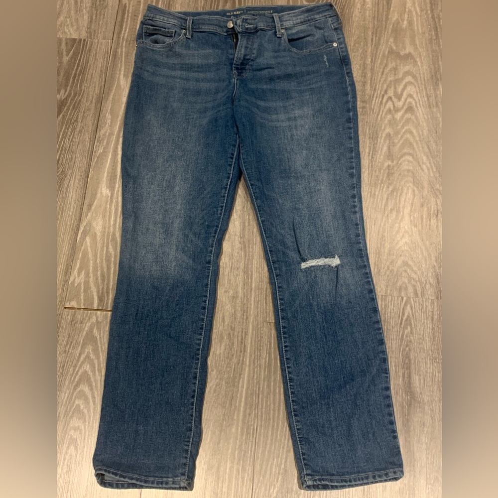PRACTICALLY BRAND NEW LADIES OLD NAVY JEANS SZ. 12 WAIST & 32”LENGTH-WORN TWICE